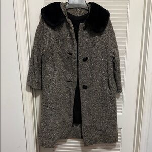 Vintage tweed coat with faux fur collar